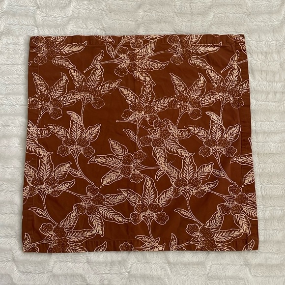 Crate and Barrel - Picture 3 of 6